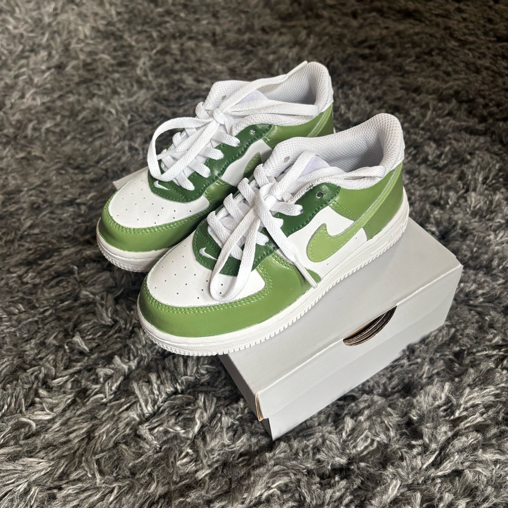 Nike Kids Green and White Air Force 1 AF1